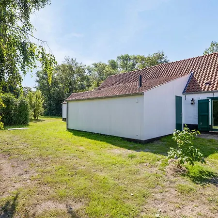 Holiday home Annie *